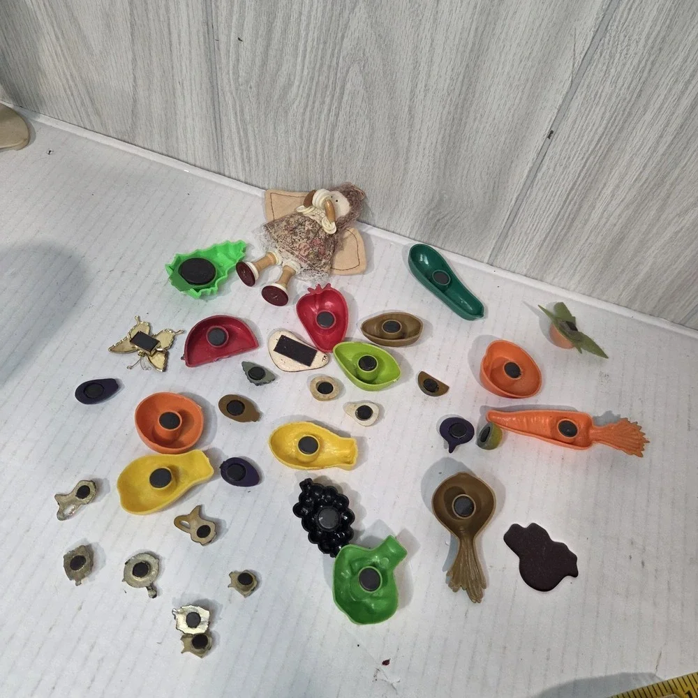 Vtg Lot 35 Kitsch Plastic Fruit Veggie Refrigerator Fridge Magnets Anthro